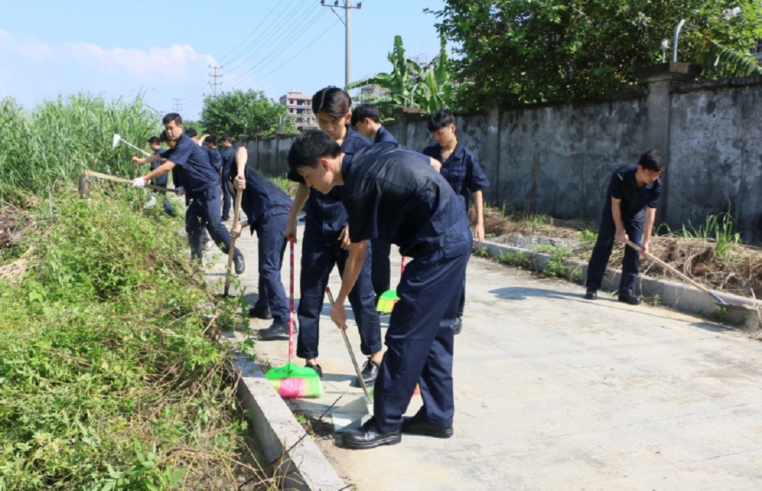 踐行公益行動，共創綠色巨輪 —— “世界清潔地球日”公益清潔活動側記